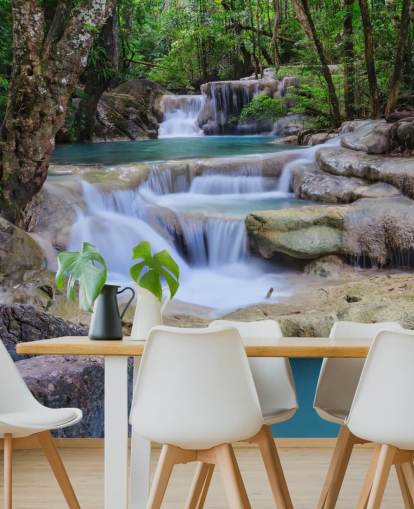 Decorazione murale con cascata liscia