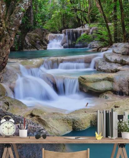 Decorazione murale con cascata liscia