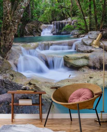 Decorazione murale con cascata liscia