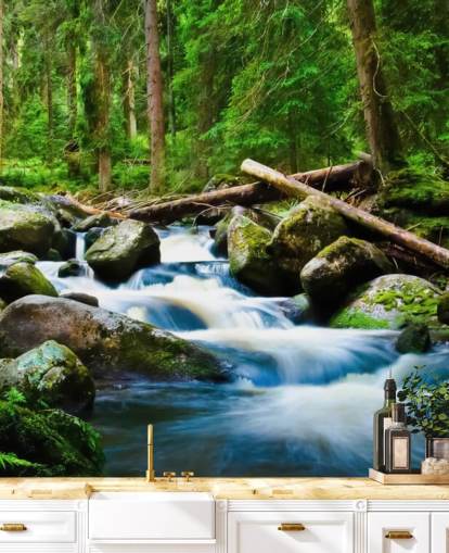 Decorazione murale con cascata nella foresta