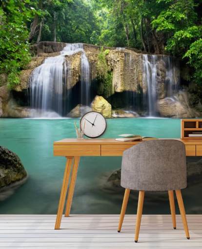 tropische waterval muurschildering genaamd Waterfall in Kanchanaburi, Thailand voor thuiskantoren, spa's en yogastudio's