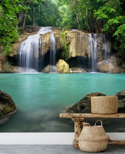 tropiska vattenfall tapetväggmålning som heter Vattenfall i Kanchanaburi, Thailand för hemmakontor, spa och yogastudior