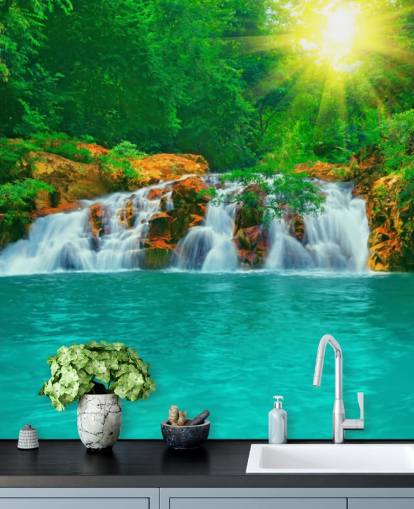 Trooppinen vesiputous ja uima-altaan seinämaalaus