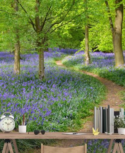 mural de papel de parede de floresta azul e verde chamado Bluebell Woodland para quartos ou salas de jantar