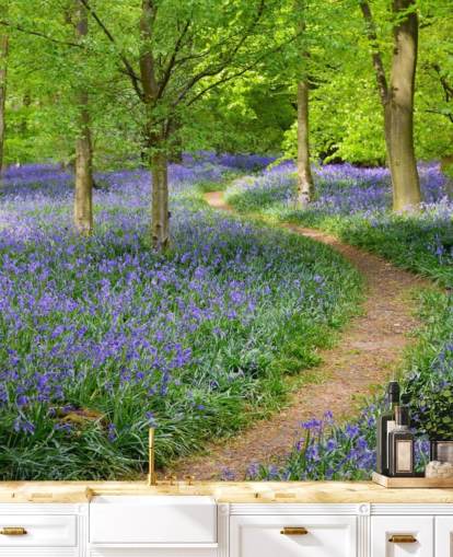 blå og grøn skovtapet vægmaleri kaldet Bluebell Woodland til soveværelser eller spisestuer