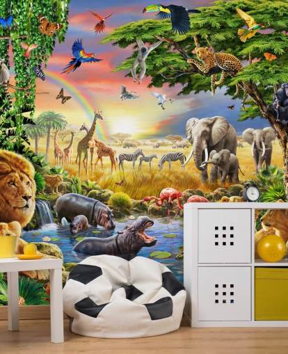 kleurrijke aanpasbare dierenbehangmuurschildering genaamd Waterhole van Adrian Chesterman voor de kinderkamer kleurrijke aanpasbare dierenbehangmuurschildering genaamd Waterhole van Adrian Chesterman voor de kinderkamer