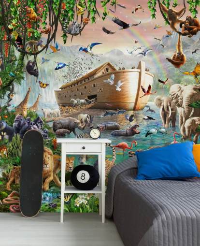 farbenfrohe individuelle Tiertapete namens Noah's Ark Jumbo von Adrian Chesterman für Kinderzimmer