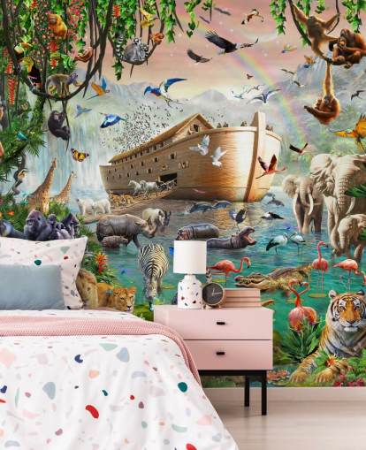 farbenfrohe individuelle Tiertapete namens Noah's Ark Jumbo von Adrian Chesterman für Kinderzimmer
