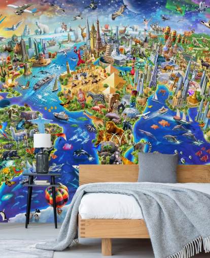 farbenfrohe individuelle Kinderkarten-Tapete namens Crazy World von Adrian Chesterman für Kinderzimmer, Spielzimmer und Schulen