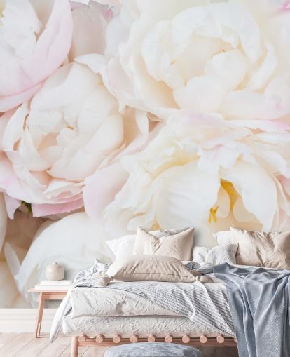 mural de papel pintado floral rosa y blanco llamado Peony Clouds para dormitorios, salas de estar y baños