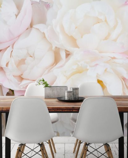 mural de papel pintado floral rosa y blanco llamado Peony Clouds para dormitorios, salas de estar y baños