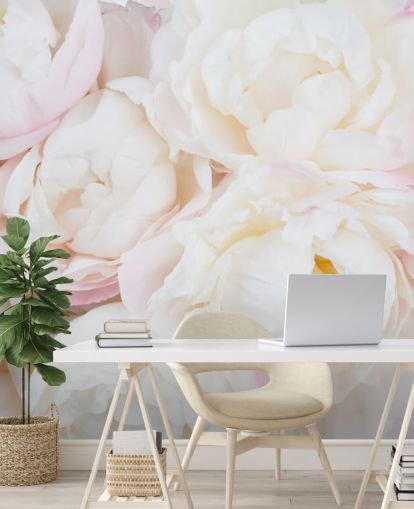 rosa och vit blommig tapet väggmålning kallad Peony Clouds för sovrum, vardagsrum och badrum