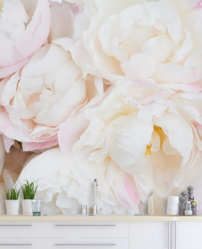 mural de papel de parede floral rosa e branco chamado Peony Clouds para quartos, salas de estar e banheiros