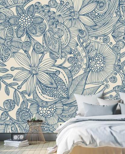 sinivalkoinen kuvitusseinämaalaus nimeltä Flowers and Doodles Blue makuuhuoneisiin ja olohuoneisiin
