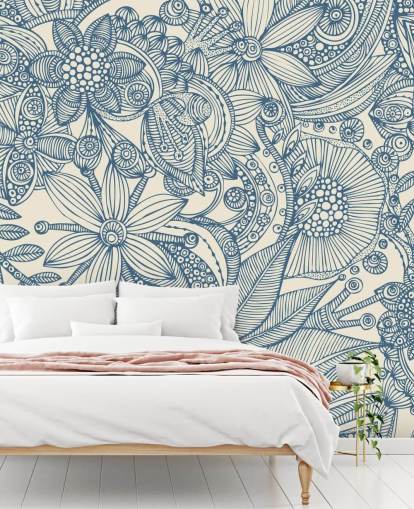 blauw-wit illustratie muurschildering genaamd Flowers and Doodles Blue voor slaapkamers en woonkamers