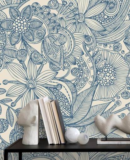 peinture murale d'illustration bleue et blanche appelée Flowers and Doodles Blue pour les chambres et les salons