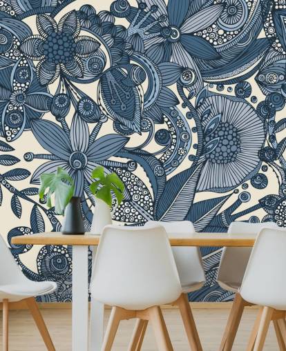 Blauw en wit geïllustreerde bloemen Wallpapera