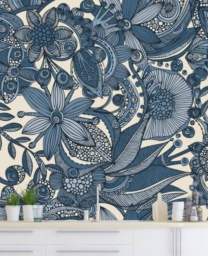 Blå og hvit Illustrert blomster Wallpapera