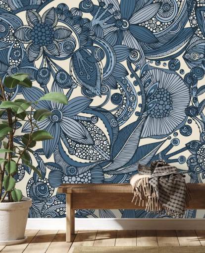 Papel de parede de flores ilustradas em azul e branco