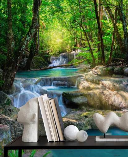 turkooisblauwe op maat gemaakte waterval behangmuurschildering genaamd Peaceful Waterfall voor badkamers en keukens