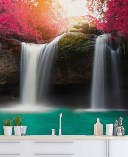 Decorazione murale con cascata di acque turchesi e fiori rosa Decorazione murale con cascata di acque turchesi e fiori rosa