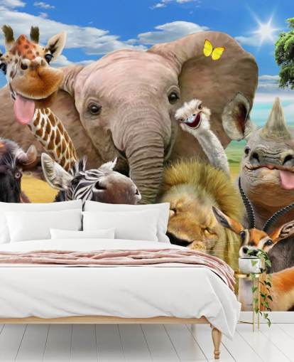 farbenfrohe personalisierbare Tiertapete namens Africa Selfie von Howard Robinson für das Kinderzimmer