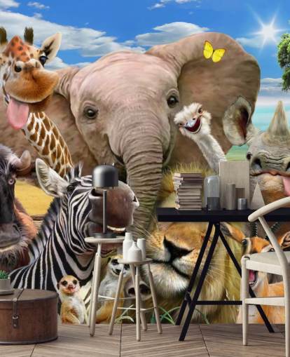farbenfrohe personalisierbare Tiertapete namens Africa Selfie von Howard Robinson für das Kinderzimmer