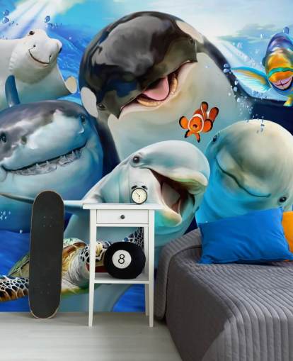 mural brillante de papel pintado de vida marina para niños llamado Ocean Selfie de Howard Robinson para dormitorios infantiles, salas de juegos y guarderías