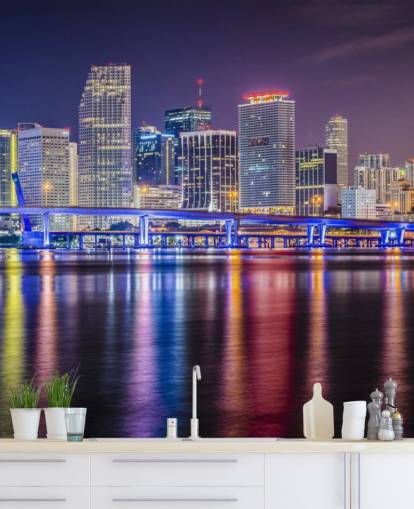 Farbenfrohes Miami bei Nacht Colourful Miami at Night Wallpaper 
