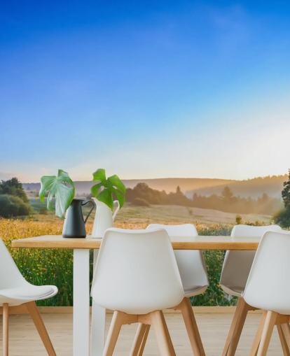 Decorazione murale con prato fiorito in estate