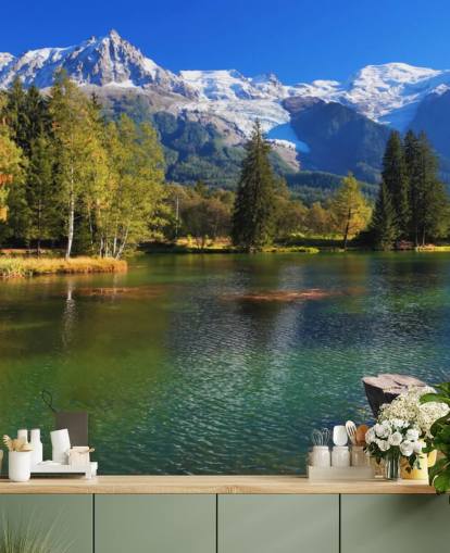 Blaue und grüne personalisierbare Seetapete namens Snow Capped Mountains für Schlafzimmer oder Büro