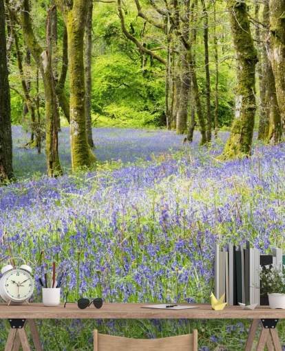 Blaue und grüne individuelle Waldtapete namens Into the Blue von Phil McMenemy für Wohnzimmer