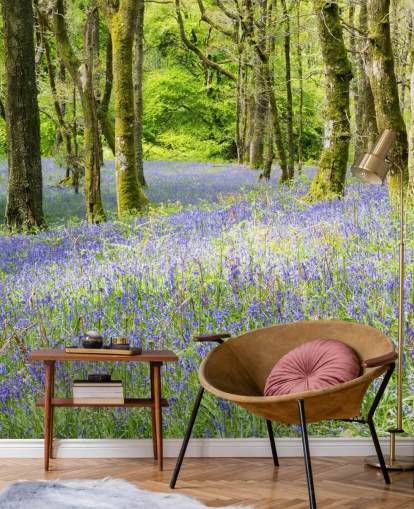 blauwe en groene op maat gemaakte bosbehangmuurschildering genaamd Into the Blue van Phil McMenemy voor woonkamers