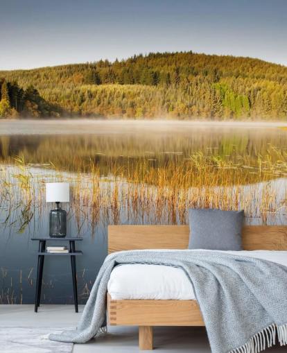 Decorazione murale con lago erboso