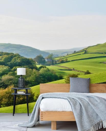 mural de papel pintado de campo verde llamado Hills and Valles para dormitorios, salas de estar y comedores
