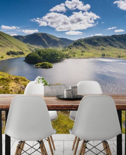 Blau-grüne Seetapete namens Haweswater von Whiteacre Crag für Schlafzimmer, Wohnzimmer und Heimbüros Blau-grüne Seetapete namens Haweswater von Whiteacre Crag für Schlafzimmer, Wohnzimmer und Heimbüros