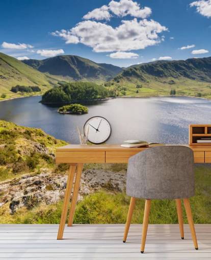 mural de papel pintado de lago azul y verde llamado Haweswater de Whiteacre Crag para dormitorios, salas de estar y oficinas en casa