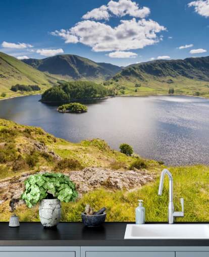mural de papel pintado de lago azul y verde llamado Haweswater de Whiteacre Crag para dormitorios, salas de estar y oficinas en casa mural de papel pintado de lago azul y verde llamado Haweswater de Whiteacre Crag para dormitorios, salas de estar y oficinas en casa