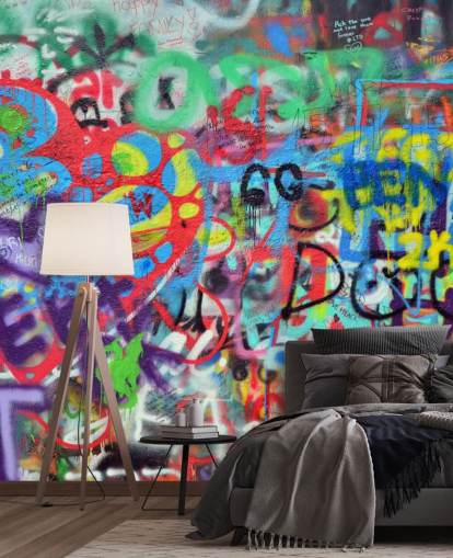 farverigt gadekunst tapetmaleri kaldet Wall Sprayer with Graffiti til teenagersoveværelser