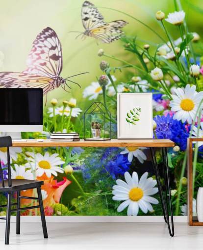 mural de papel de parede de borboletas personalizáveis em azul, verde e branco chamado Butterflies and Flowers para empresas, casas de repouso e corredores