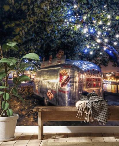 papel pintado caravana plateada en bosque iluminado