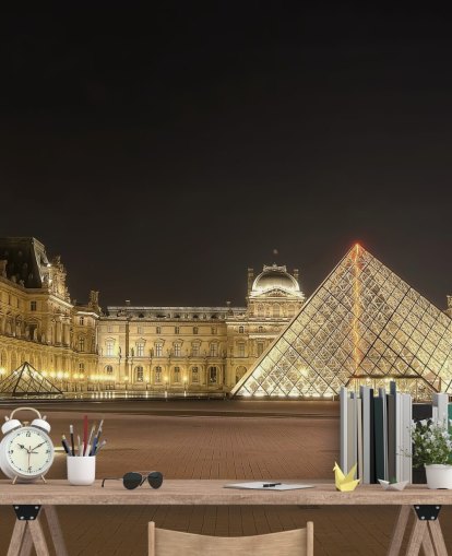 Louvre yöllä -seinämaalaus