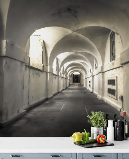 murale lungo coridoor edificio bianco