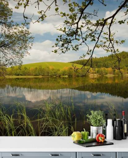 Murale Lac dans la campagne luxuriante