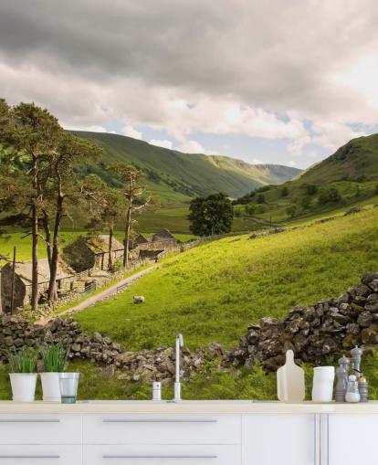 Lakeland Valley Farm, Kentät ja kuiva kiviseinämaalaus