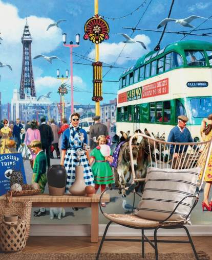 mural de papel de parede colorido da era passada chamado Happy Days Blackpool de Kevin Walsh para casas de repouso