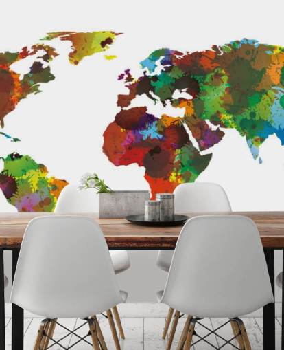Colorido mural con un mapa del mundo