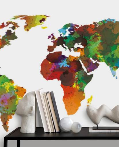 Colorido mural con un mapa del mundo