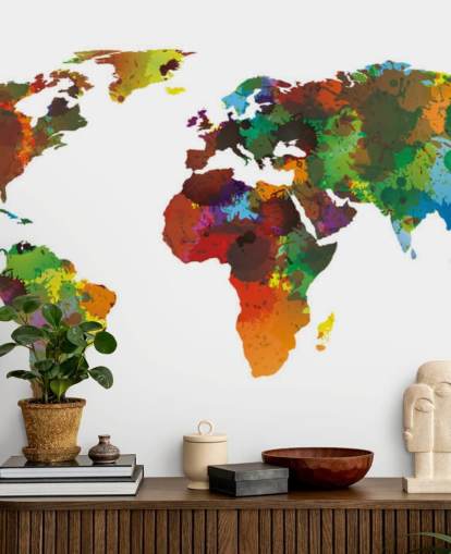 Colorido mural con un mapa del mundo Colorido mural con un mapa del mundo