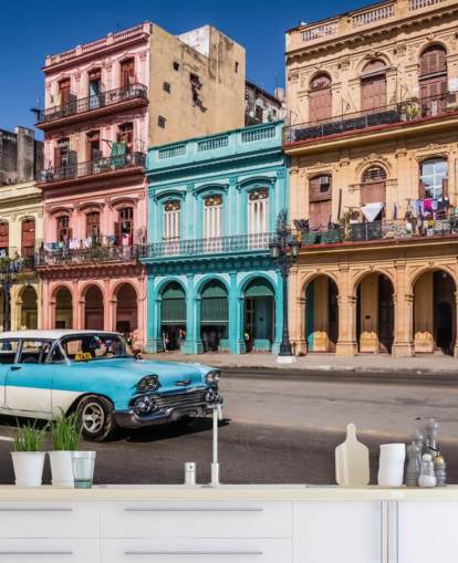 Türkisfarbenes altes Auto auf Old Havana Street Tapete Türkisfarbenes altes Auto auf Old Havana Street Tapete